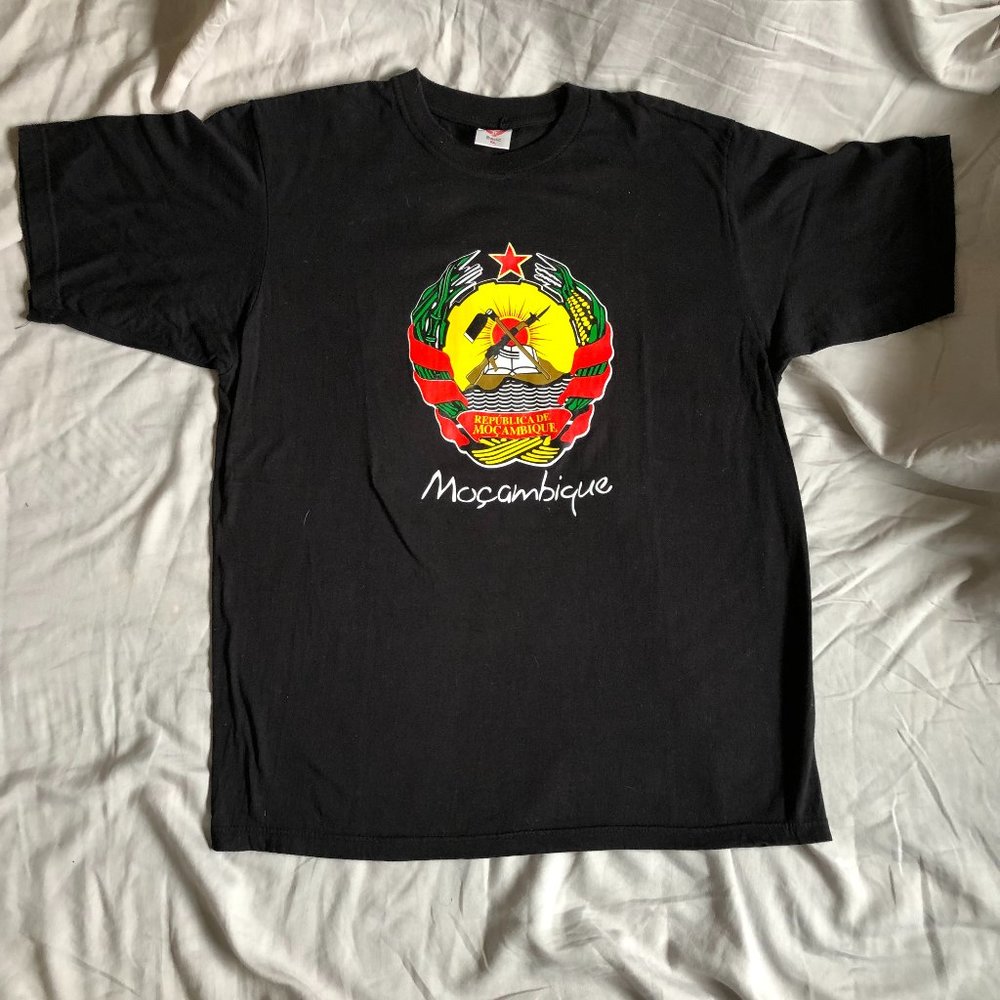 MOZAMBIQUE NATIONAL FLAG Black T-Shirt - Extra Large